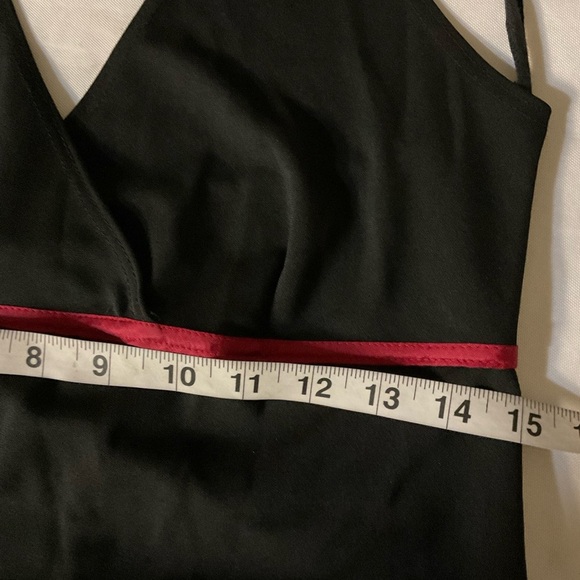 Elegant Vintage Black Dress with Red Accents - Picture 4 of 9